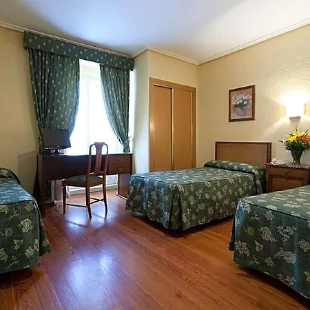 Norte Y Londres Otel